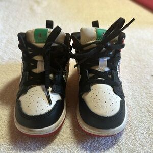 Kids sneakers